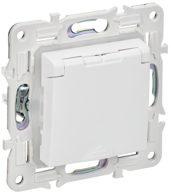 SKANDY Белый Розетка с заземлением с защитными шторками и крышкой 16А IP44 SK-R11W SK-R16-16-44-K01 IEK 
