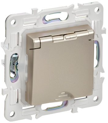 SKANDY Шампань Розетка с заземлением с защитными шторками и крышкой 16А IP44 SK-R11Sh SK-R16-16-44-K37 IEK 