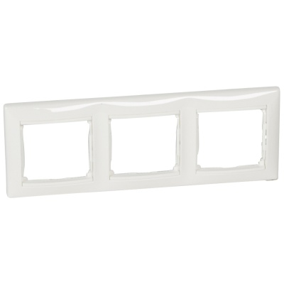Legrand DIY Valena Бел Рамка 3-ая гориз 