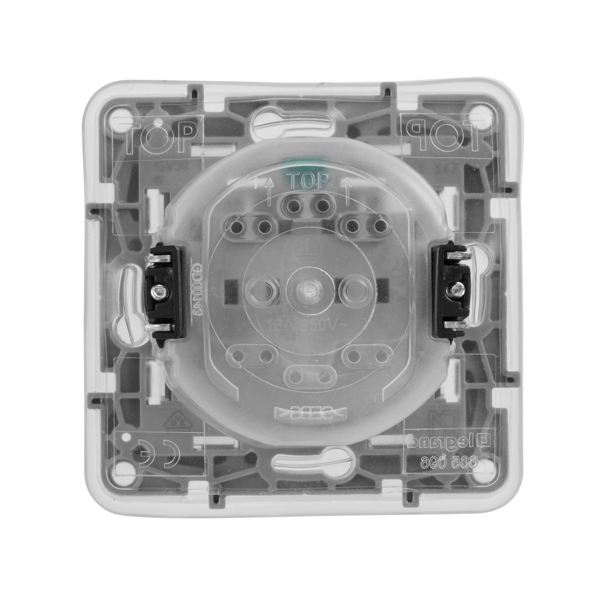 Legrand ETIKA Розетка с заземлением IP44 белая 672232 